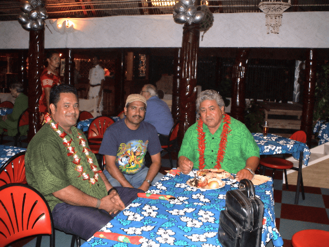 Dr. Vijay Kumar with Samoa Prime Minister Tuilaʻepa Saʻilele Malielegaoi in Apia, 2004